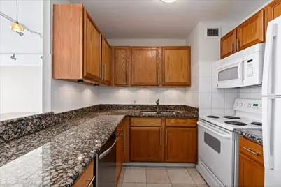 4343 N Clarendon Avenue #2304, Chicago, IL 60613 - Photo 6