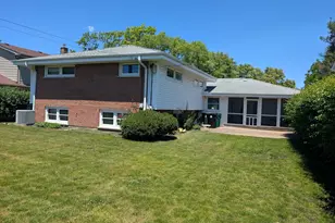1443 Crain St, Park Ridge, IL 60068 - Photo 2