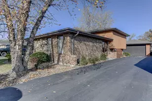 181 W 28th St, South Chicago Heights, IL 60411 - Photo 1