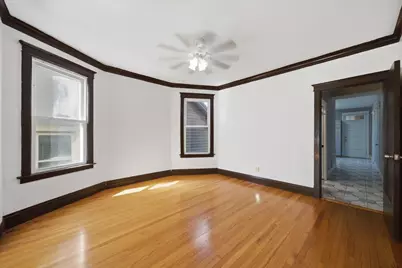2324 N Central Park Avenue, Chicago, IL 60647 - Photo 4