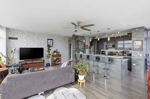 100 E 14th St, Chicago, IL 60605 - Photo 12