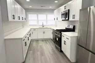 33670 N Lake Shore Dr, Grayslake, IL 60030 - Photo 2