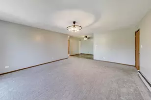 10428 Ridgeland Ave, Chicago Ridge, IL 60415 - Photo 4