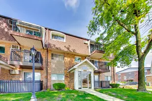 10428 Ridgeland Ave, Chicago Ridge, IL 60415 - Photo 2