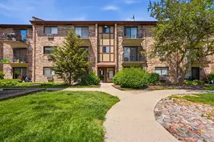 332 Klein Creek Ct, Carol Stream, IL 60188 - Photo 1