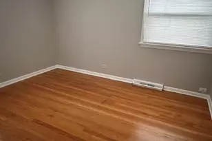166 Doris Ln, Chicago Heights, IL 60411 - Photo 6