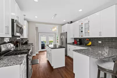5654 W Cornelia Avenue, Chicago, IL 60634 - Photo 8