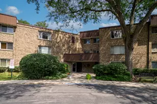 2600 Brookwood Way Dr, Rolling Meadows, IL 60008 - Photo 2