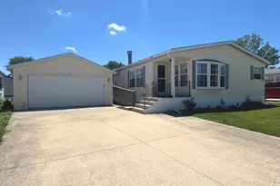 155 Scarlet Dr, Manteno, IL 60950 - Photo 1