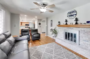 1912 Victoria Rd, Mundelein, IL 60060 - Photo 14