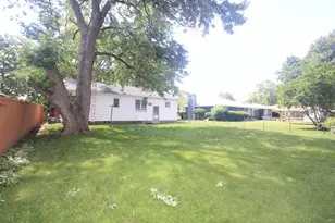 704 Woodlawn Ave, Joliet, IL 60435 - Photo 8
