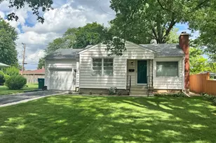 704 Woodlawn Ave, Joliet, IL 60435 - Photo 1