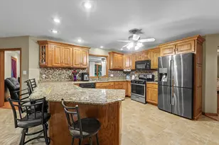 402 Hollyridge Ct, Saint John, IL 61873 - Photo 16