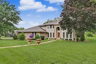 402 Hollyridge Ct, Saint John, IL 61873 - Photo 4