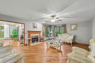 402 Hollyridge Ct, Saint John, IL 61873 - Photo 8