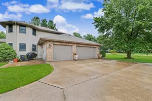 402 Hollyridge Ct, Saint John, IL 61873 - Photo 42
