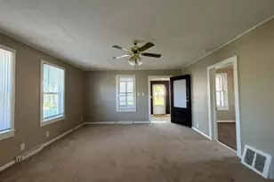 272 S Forest Ave, Bradley, IL 60915 - Photo 6