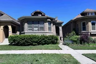 6725 N Rockwell St, Chicago, IL 60645 - Photo 2