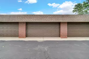 1030 S Fernandez Ave S, Arlington Heights, IL 60005 - Photo 4