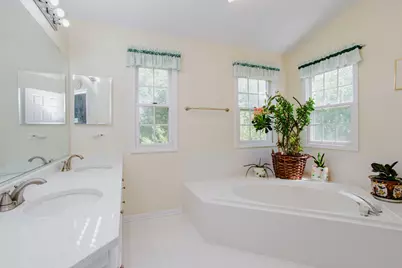 1438 Della Drive, Hoffman Estates, IL 60169 - Photo 22