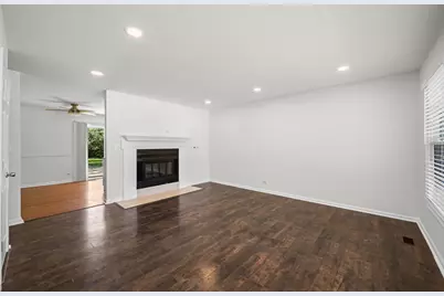 365 Pebble Creek Drive, Lake Zurich, IL 60047 - Photo 2