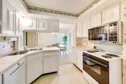 1845 Tanglewood Drive #3D, Glenview, IL 60025 - Photo 8