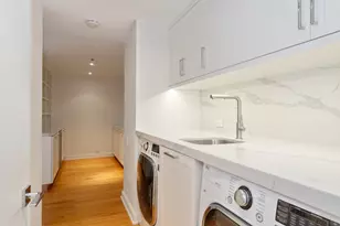 180 E Pearson St, Chicago, IL 60611 - Photo 24