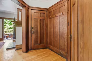 1368 E 57th St, Chicago, IL 60637 - Photo 2