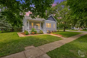 423 E Front St, Gilman, IL 60938 - Photo 2