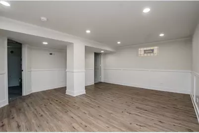 10048 S Saint Lawrence Avenue, Chicago, IL 60628 - Photo 14