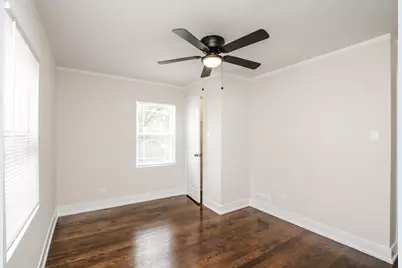 10048 S Saint Lawrence Avenue, Chicago, IL 60628 - Photo 10