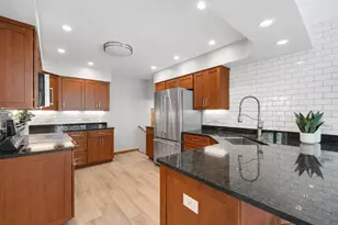 1320 E Sanborn Dr, Palatine, IL 60074 - Photo 8