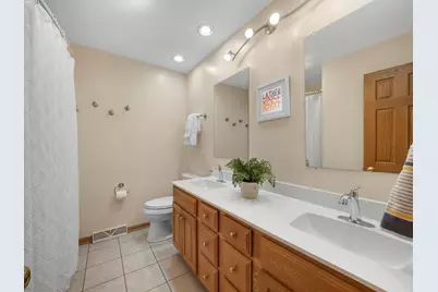 1320 E Sanborn Drive, Palatine, IL 60074 - Photo 18