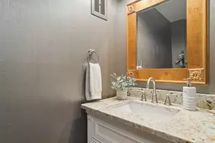 123 N Peartree Ln, Arlington Heights, IL 60004 - Photo 10