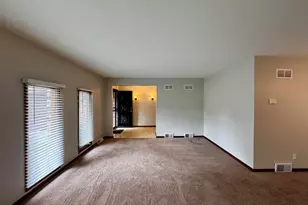 17945 Maple St, Lansing, IL 60438 - Photo 14