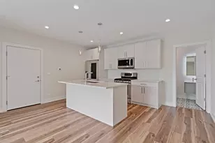 5131 N Lincoln Ave, Chicago, IL 60625 - Photo 2