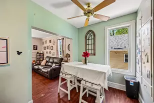 316 E Division St, Lockport, IL 60441 - Photo 6