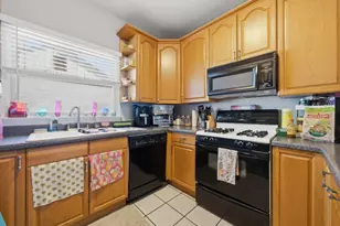 1004 Oakland Ave, Joliet, IL 60435 - Photo 12