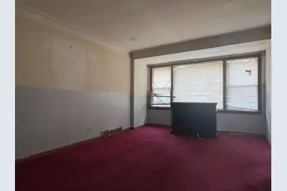8153 S Marquette Avenue, Chicago, IL 60617 - Photo 2