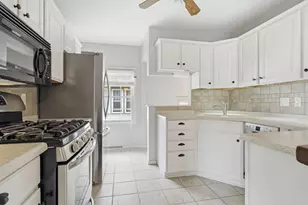 513 Kreitzer Ave, Bloomington, IL 61701 - Photo 12