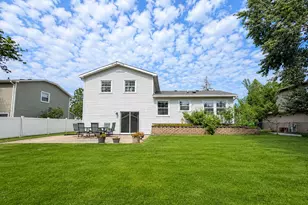 450 Heather Ln, Carol Stream, IL 60188 - Photo 32