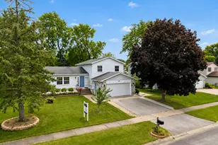 450 Heather Ln, Carol Stream, IL 60188 - Photo 2