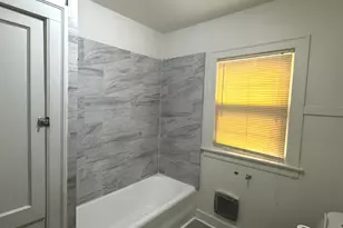 6937 S Merrill Ave, Chicago, IL 60649 - Photo 4