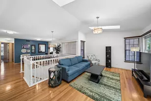 2347 Old George Way, Downers Grove, IL 60515 - Photo 4