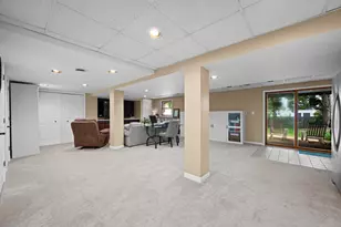 1565 Freeman Rd, Hoffman Estates, IL 60192 - Photo 34
