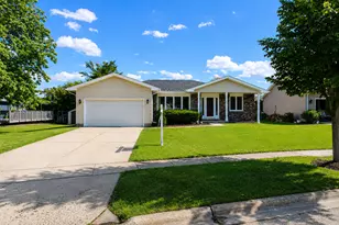 5111 Springdale Ln, McHenry, IL 60050 - Photo 2