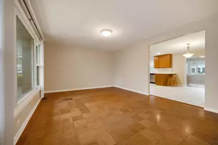 46 Avon Rd, Elk Grove Village, IL 60007 - Photo 4