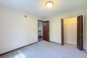 18018 Chantilly Ln, Hazel Crest, IL 60429 - Photo 8