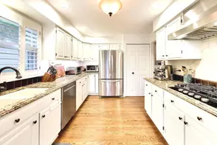 1605 Crowfoot Cir S, Hoffman Estates, IL 60169 - Photo 6