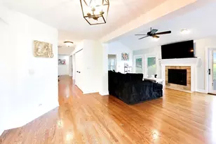 1605 Crowfoot Cir S, Hoffman Estates, IL 60169 - Photo 28